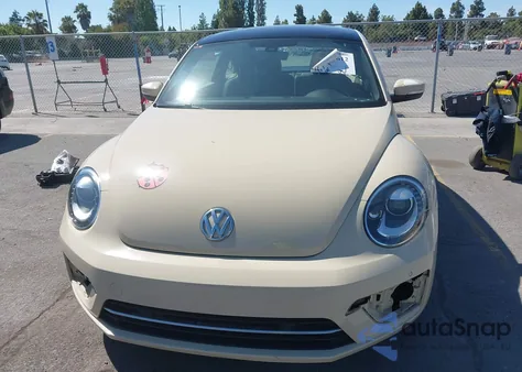 2019 Volkswagen Beetle 2.0T Final Edition Se/2.0T Final Edition Sel/2.0T S z USA, uszkodzony, nr VIN 3VWFD7AT2KM701216